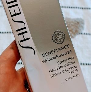 Benefiance Wrinkle Resist 24 Protective Hand Revitalizer SPF 15 Shisedo